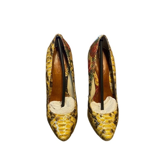 Aldo Heels Red Rose Design with Size 37 Womens A - Picture 2 of 5